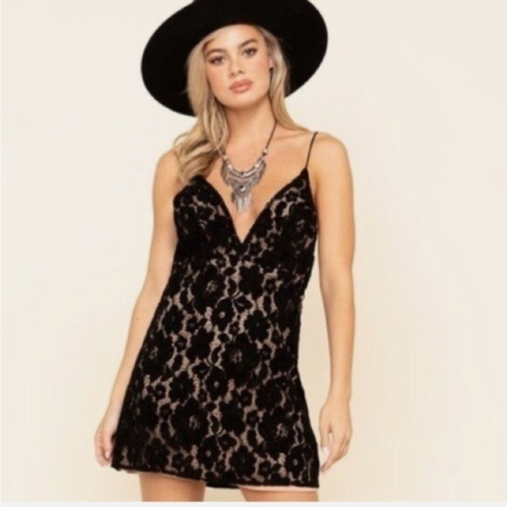 Free People Dangerous Love Black floral Lace Mini nude lined Dress size 10